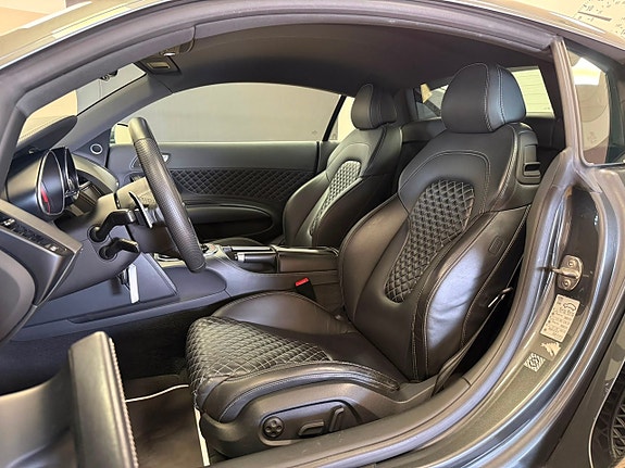 Audi R8 13 of 24