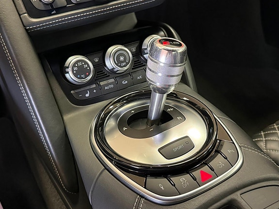 Audi R8 18 of 24
