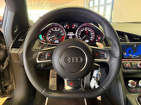 Audi R8 17 of 24