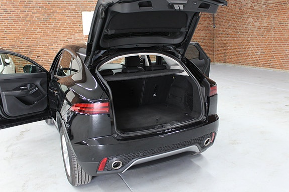 Jaguar E-PACE 9 of 17