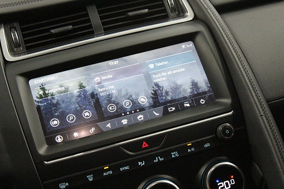 Jaguar E-PACE 13 of 17