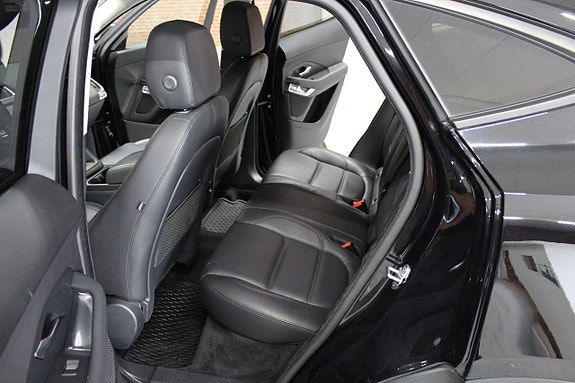 Jaguar E-PACE 14 of 17