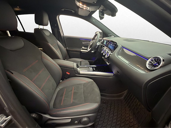 Mercedes-Benz GLA180 d 26 of 30