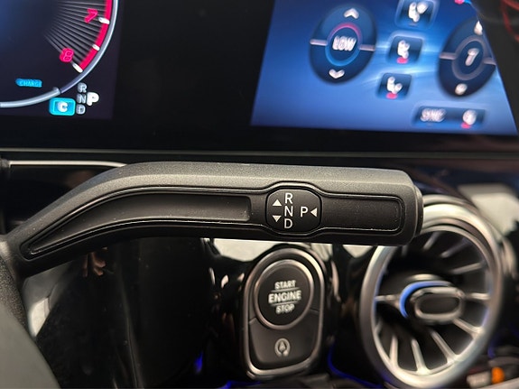 Mercedes-Benz GLA180 d 17 of 30