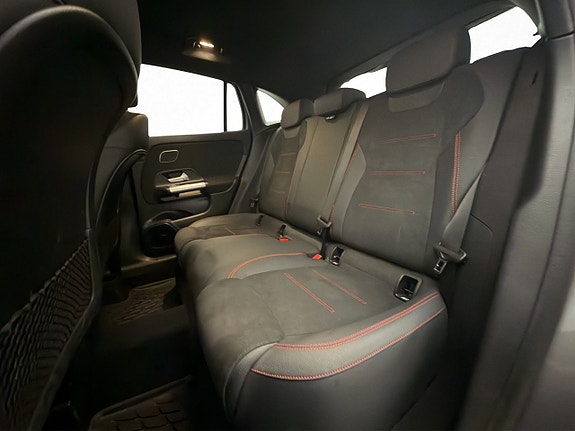 Mercedes-Benz GLA180 d 29 of 30