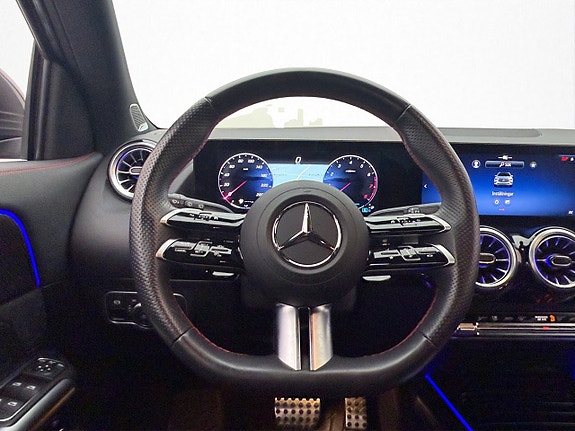 Mercedes-Benz GLA180 d 13 of 30