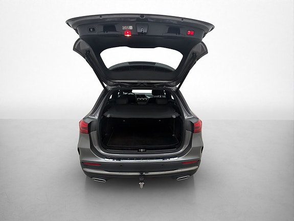 Mercedes-Benz GLA180 d 30 of 30