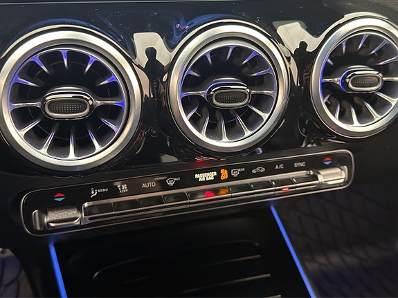 Mercedes-Benz GLA180 d 23 of 30