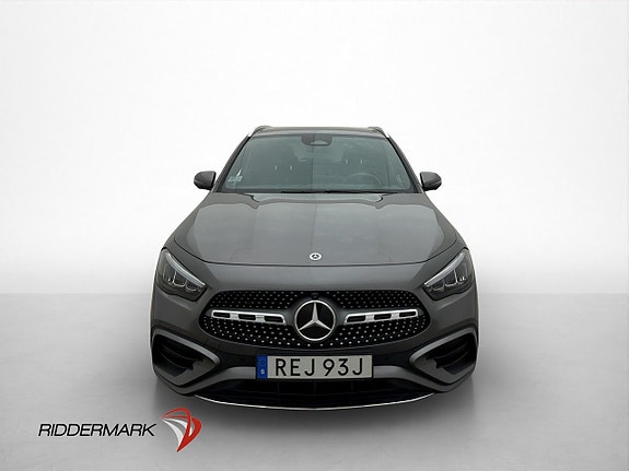 Mercedes-Benz GLA180 d 2 of 30