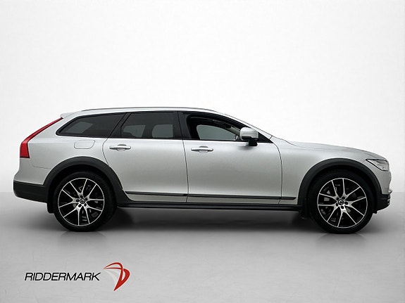 Volvo V90 Cross Country 4 of 30