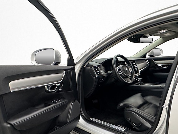 Volvo V90 Cross Country 11 of 30