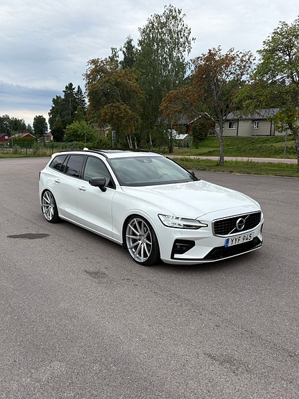 Volvo V60 3 of 12