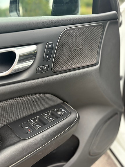 Volvo V60 8 of 12