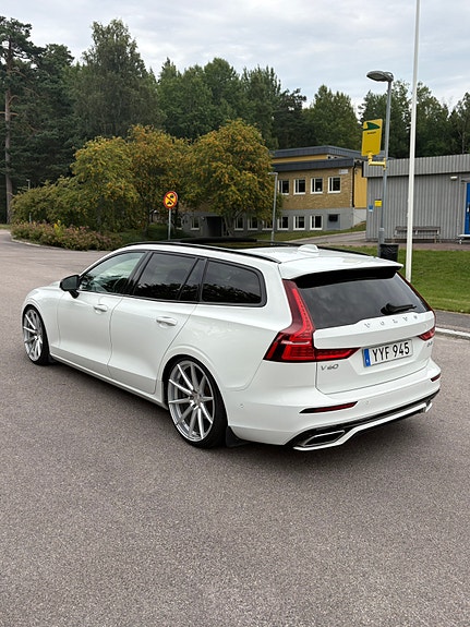 Volvo V60 6 of 12