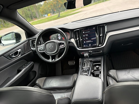 Volvo V60 11 of 12