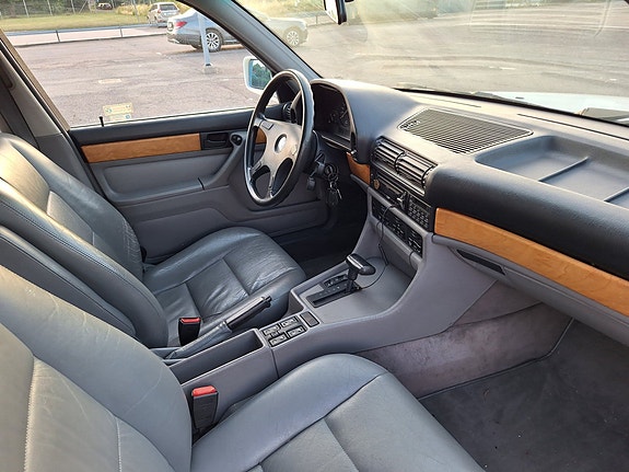 BMW 730i 5 of 6