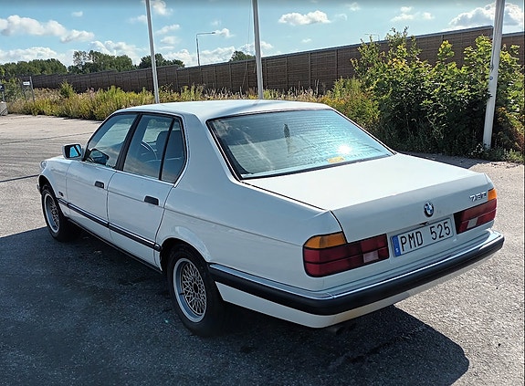BMW 730i 2 of 6