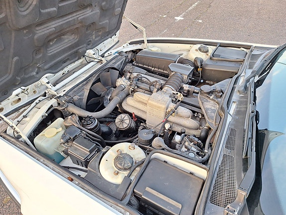 BMW 730i 6 of 6
