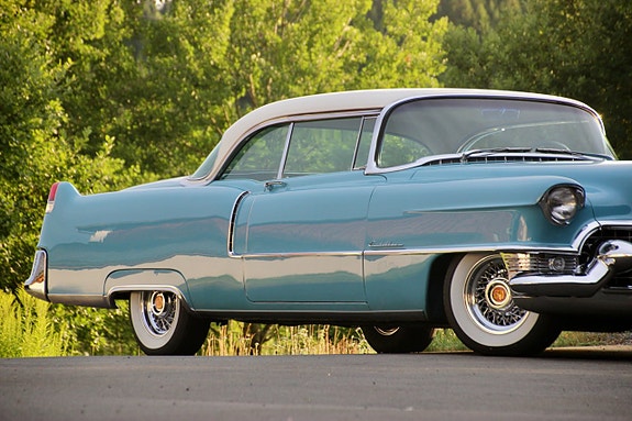 Cadillac Series 62 3 of 5