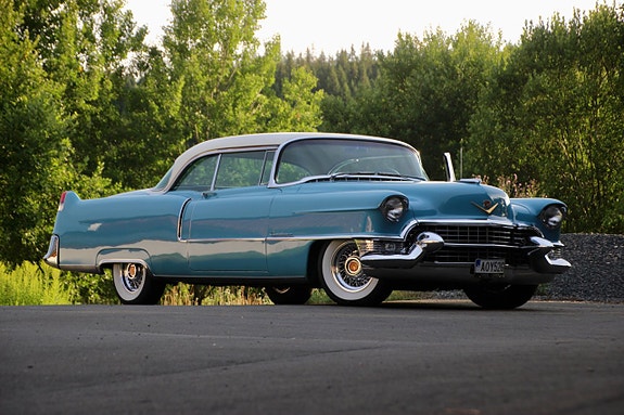 Cadillac Series 62 4 of 5
