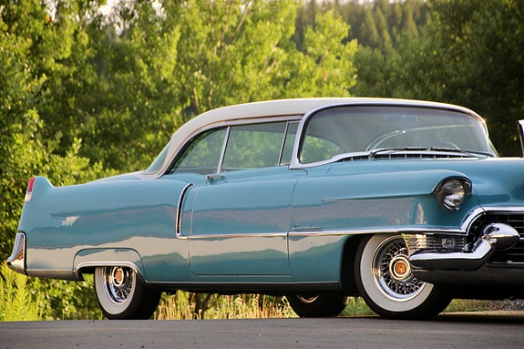 Cadillac Series 62 5 of 5