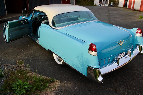 Cadillac Series 62 21 of 30