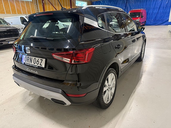 Seat Arona 4 of 12