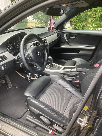 BMW 320d 4 of 5