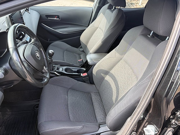 Toyota Corolla 7 of 16