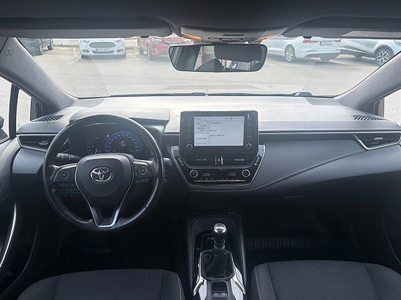 Toyota Corolla 5 of 16