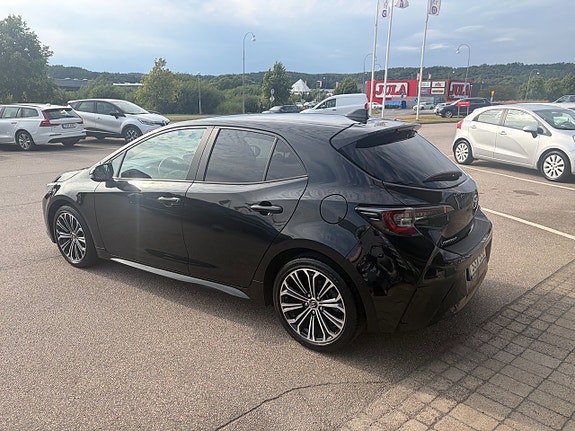 Toyota Corolla 2 of 16