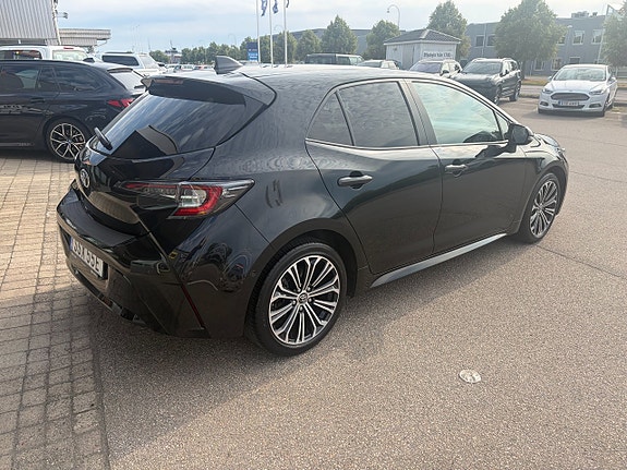 Toyota Corolla 3 of 16