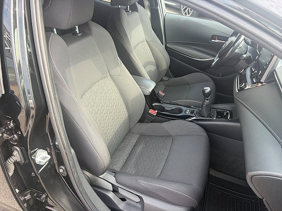 Toyota Corolla 4 of 16