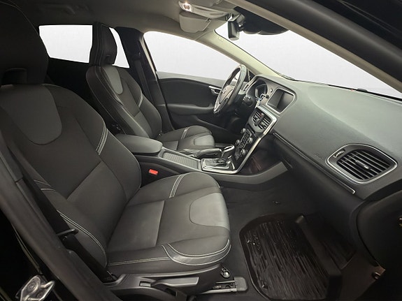 Volvo V40 26 of 30