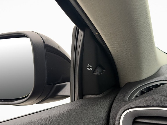 Volvo V40 14 of 30