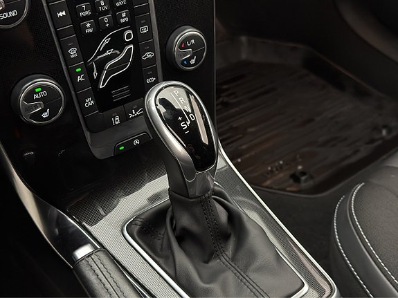 Volvo V40 24 of 30