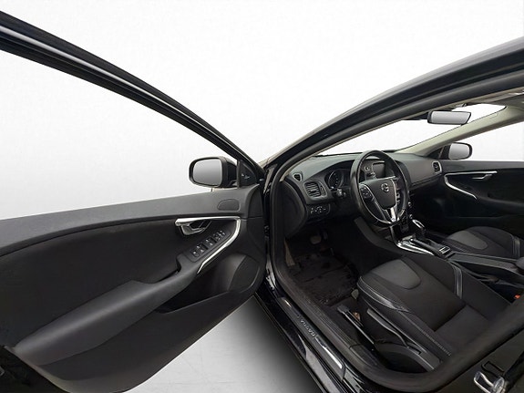 Volvo V40 10 of 30