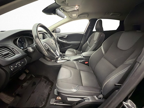 Volvo V40 11 of 30