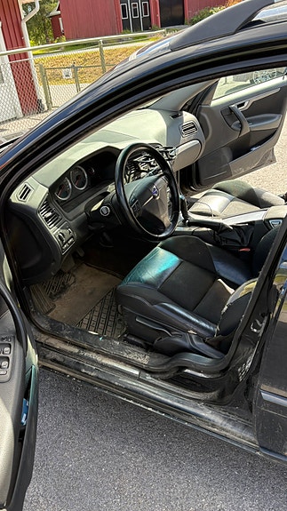 Volvo V70 5 of 6