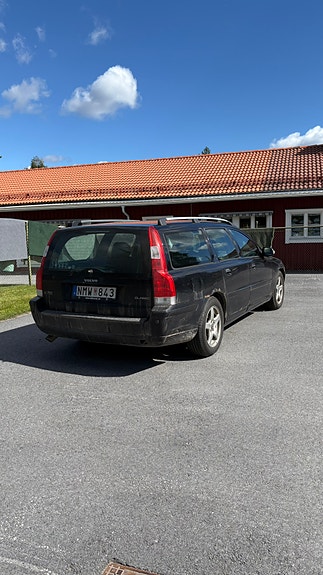 Volvo V70 4 of 6