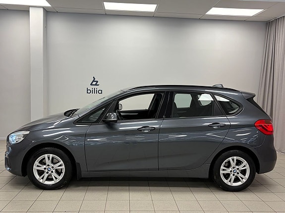 BMW 218i 2 of 18
