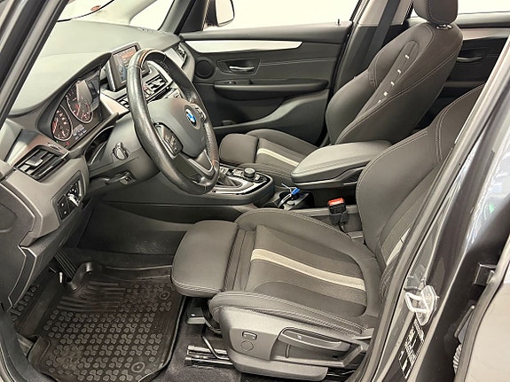 BMW 218i 5 of 18