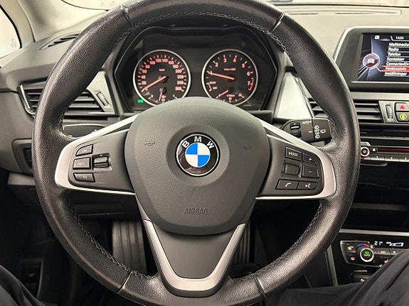BMW 218i 7 of 18