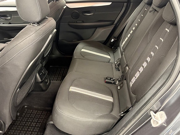 BMW 218i 14 of 18