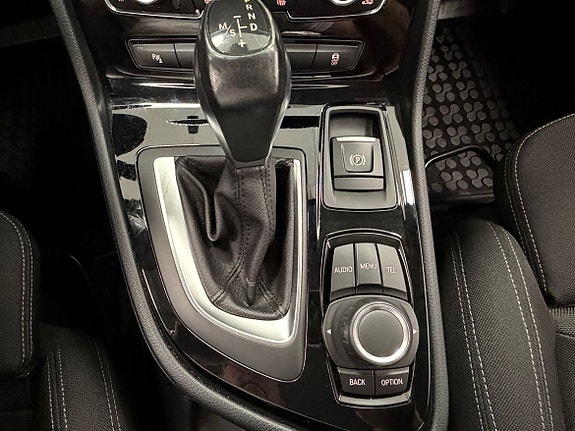 BMW 218i 13 of 18