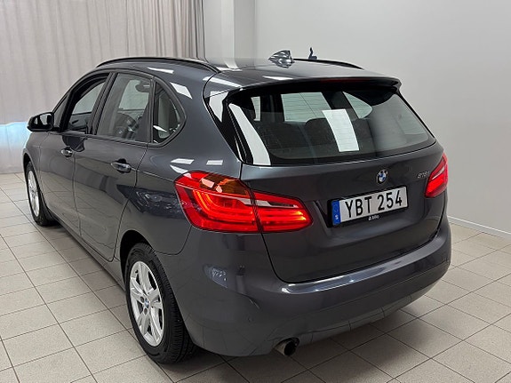 BMW 218i 3 of 18