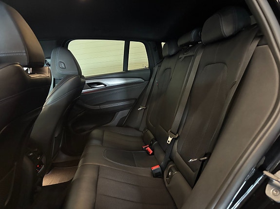 BMW X4 20 of 24