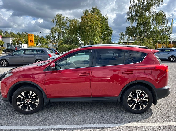 Toyota RAV4 2 of 2