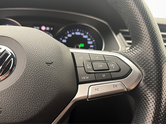 Volkswagen Passat 15 of 30