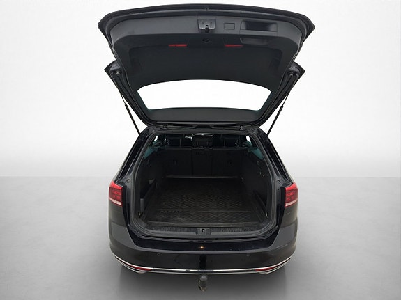 Volkswagen Passat 25 of 30